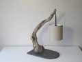 Lampe suspendue en bois flotté - Hauteur 45cm avec abat-jour Dia.13cm H.13cm - Socle en ardoise - Ref.14010